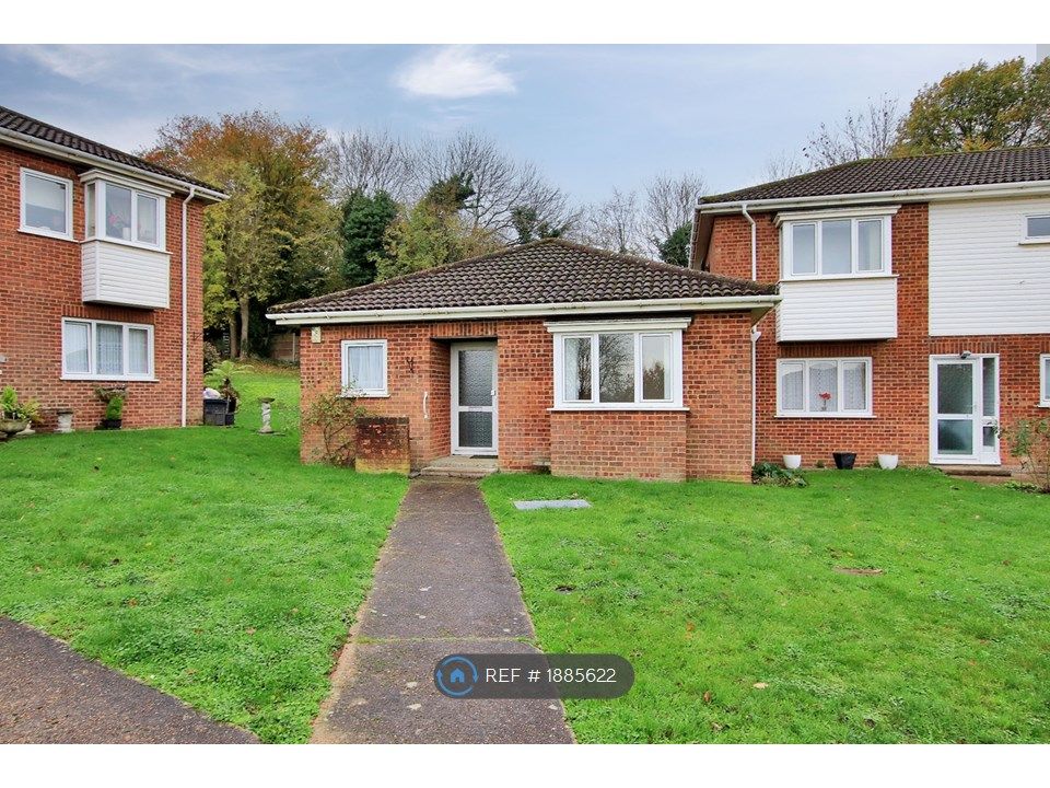 1 bed bungalow to rent in St. Square, Longfield DA3, £1,100 pcm