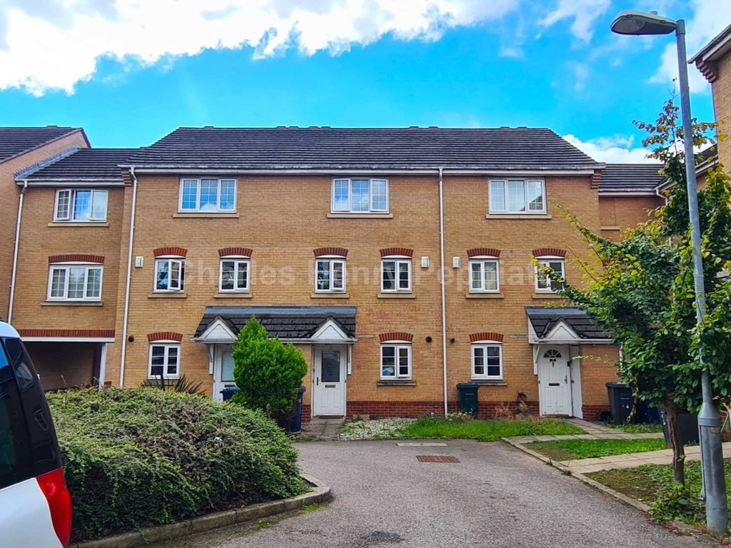4 bed town house for sale in Highbury Square, Southgate, London N14