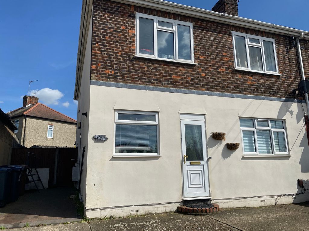 2 bed to rent in Watton Road, Ware SG12 Zoopla
