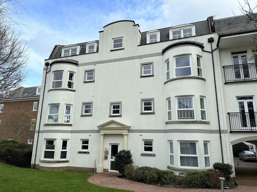 2 bed flat to rent in Edison Court, Exchange Mews, Tunbridge Wells TN4
