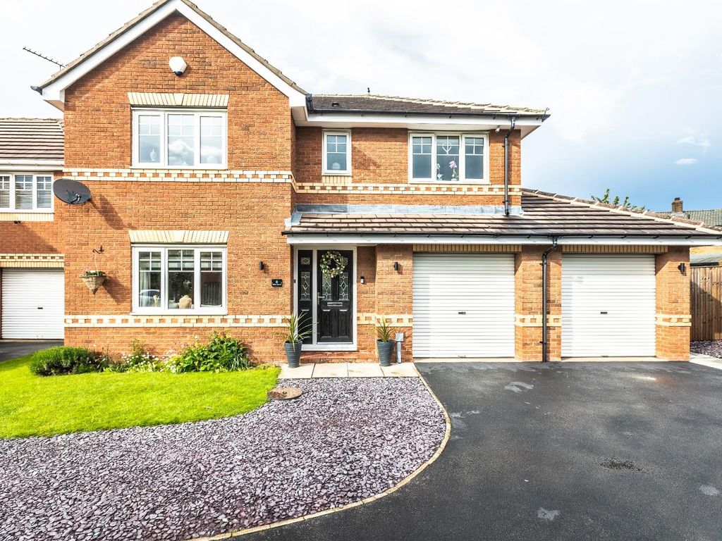 4 bed detached house for sale in Glen Court, Whitwood, Castleford WF10