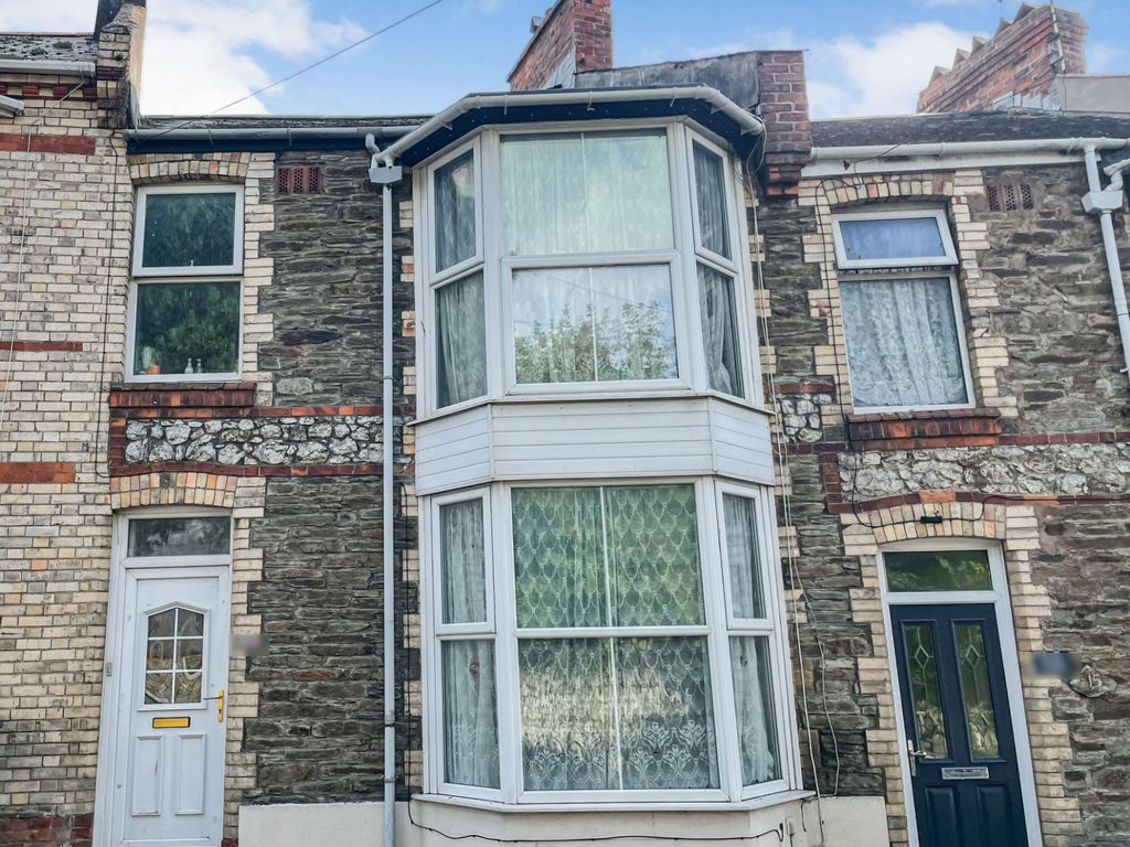 3 bed terraced house for sale in Marlborough Road, EX34, £