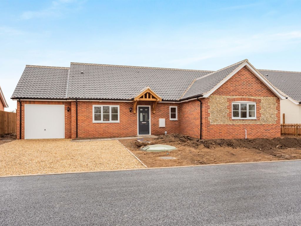 New home, 3 bed detached bungalow for sale in Rocklands Road, Shropham