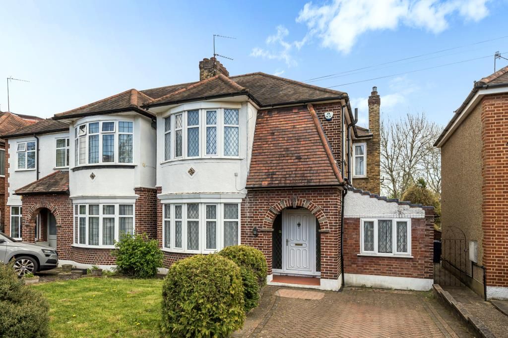 4 bed semidetached house for sale in Totteridge, London N20, £