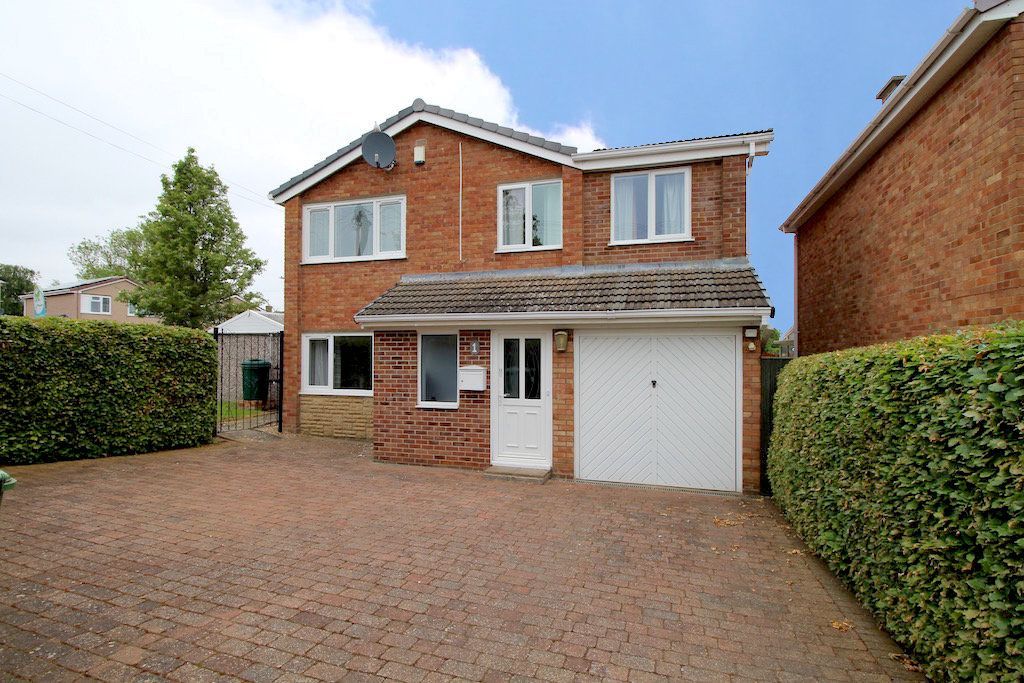 4 bed detached house for sale in Leys Close, Barrowby, Grantham NG32