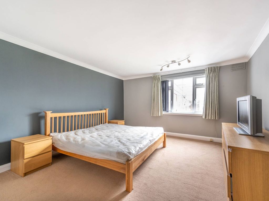 3 bed flat to rent in Dollis Hill Lane, Gladstone Park, London NW2 Zoopla