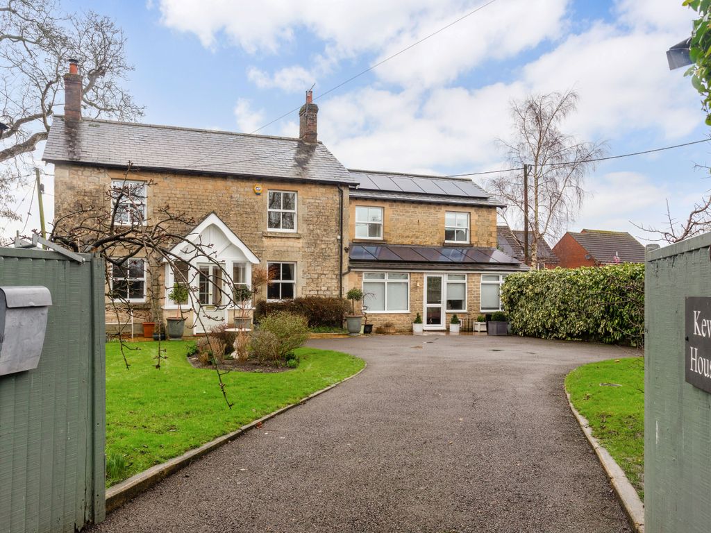 4 bed detached house for sale in Anchor Road, Calne SN11, £750,000 Zoopla