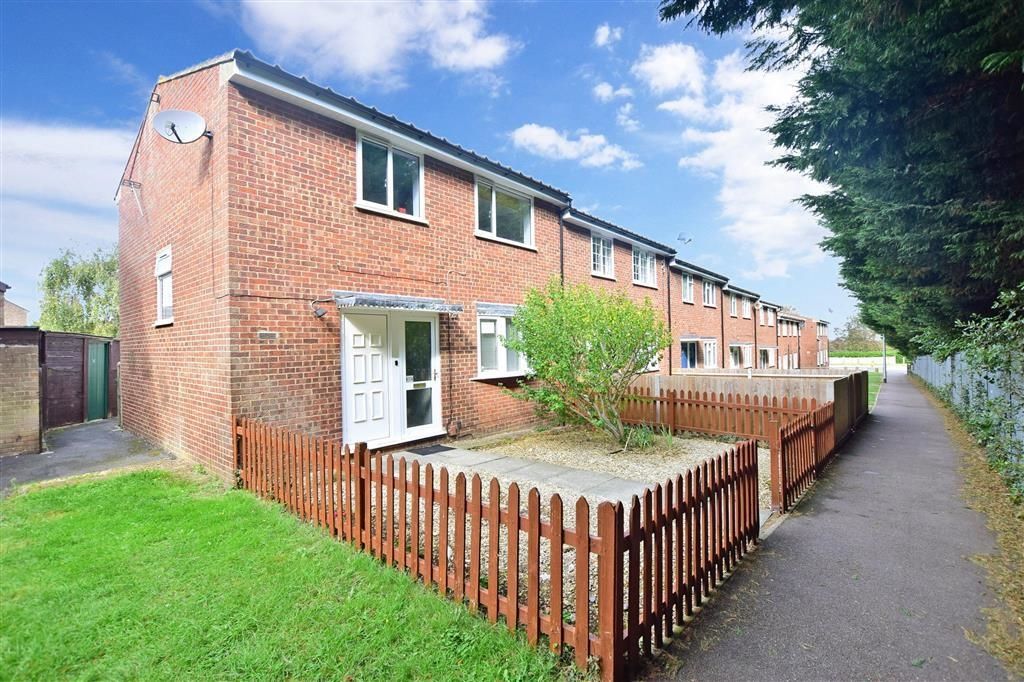 3 bed end terrace house to rent in Greenview Walk, Gillingham ME7 Zoopla