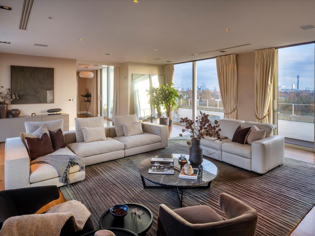 St James's Close, London NW8  