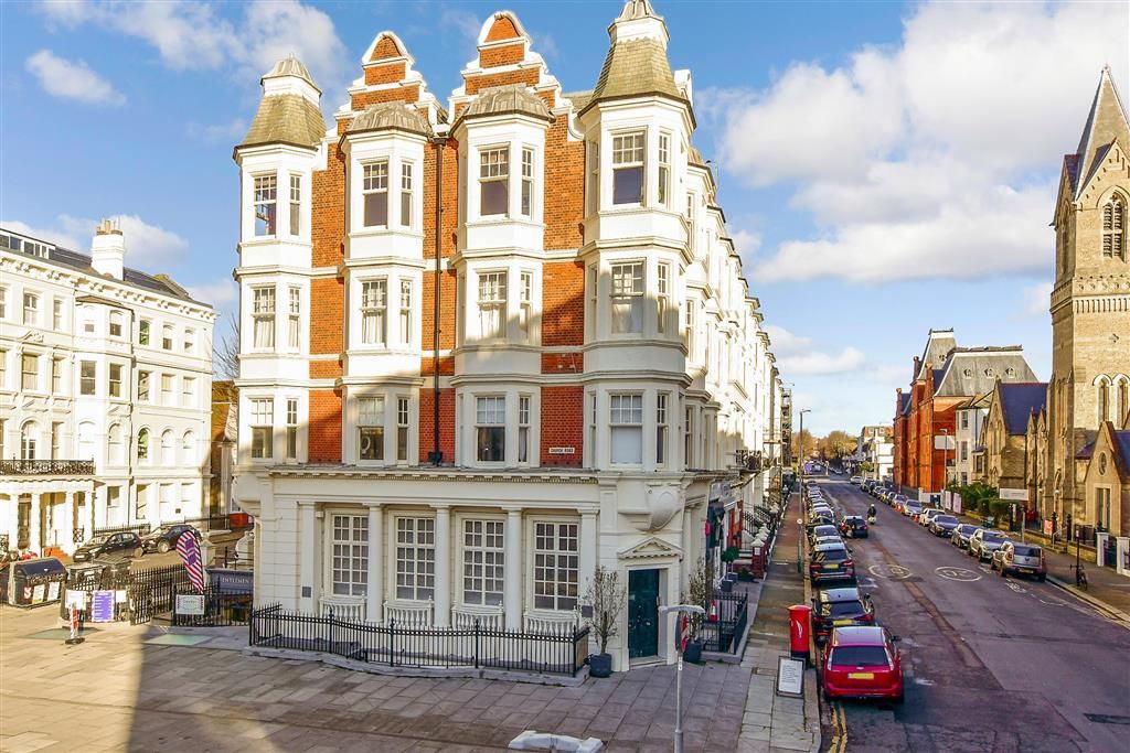 1 bed flat for sale in Holland Road, Hove, East Sussex BN3, £400,000