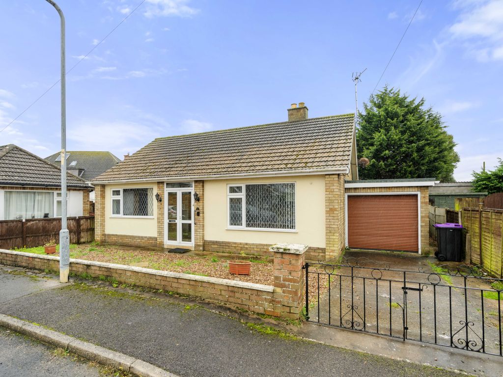 2 bed detached bungalow for sale in Elizabeth Close, Chapel St Leonards PE24, £189,950 Zoopla