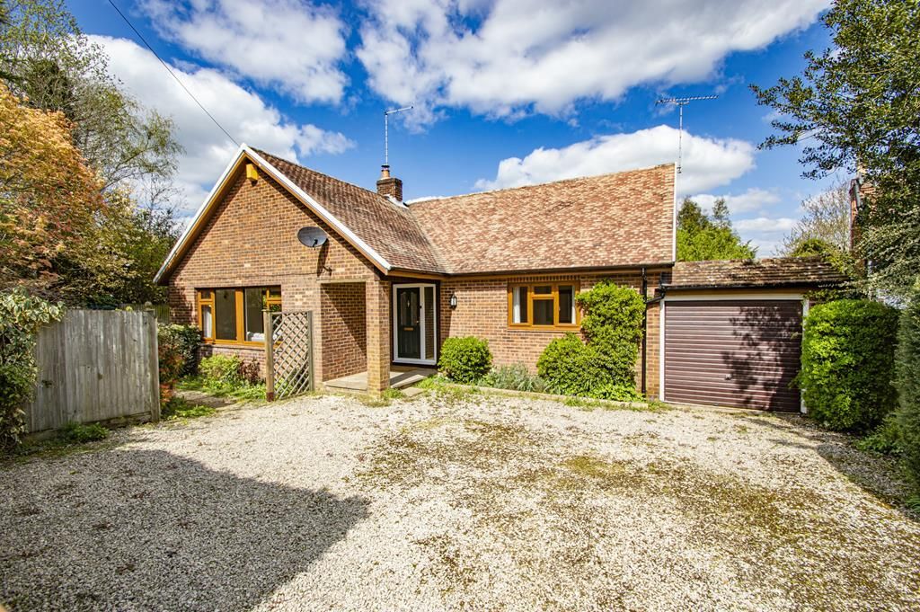 2 bed bungalow for sale in Whitehall Lane, Checkendon, Reading
