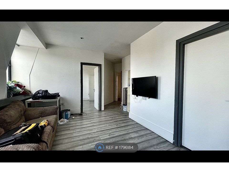 2 bed flat to rent in Mile End Road, London E3 Zoopla