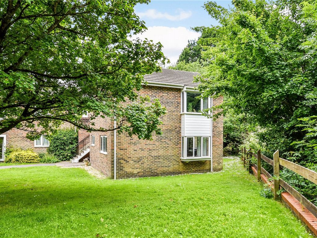 1 bed flat for sale in Upper Heyshott, Petersfield, Hampshire GU31 Zoopla