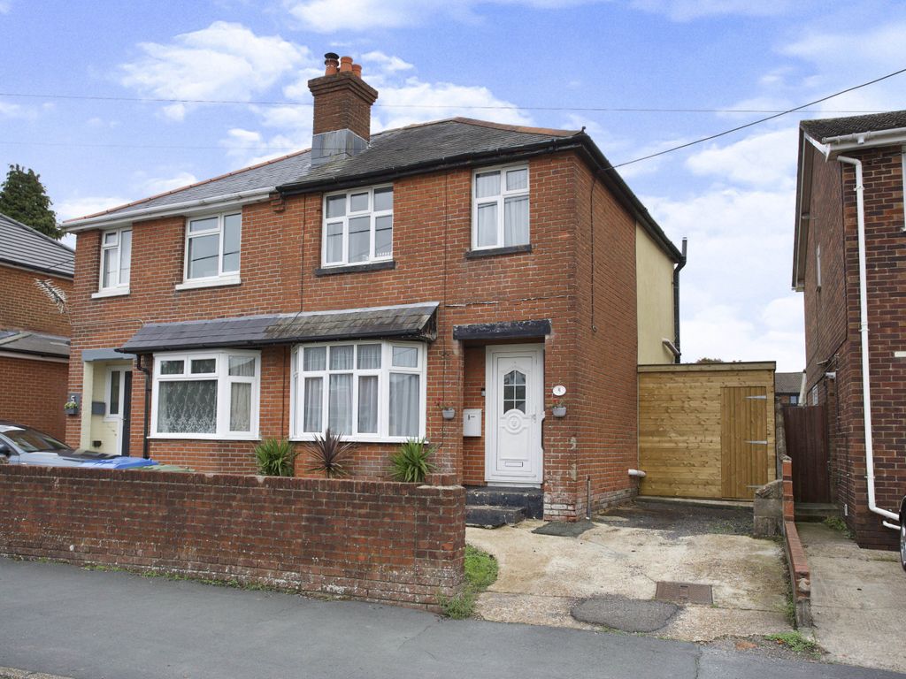 3 bed semidetached house for sale in Hinkler Road, Southampton SO19