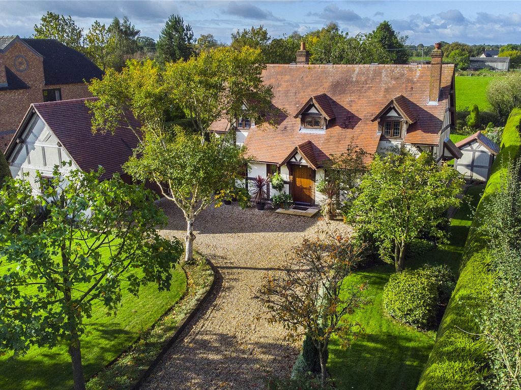 3 bed detached house for sale in Swanley Lane, Burland, Nantwich