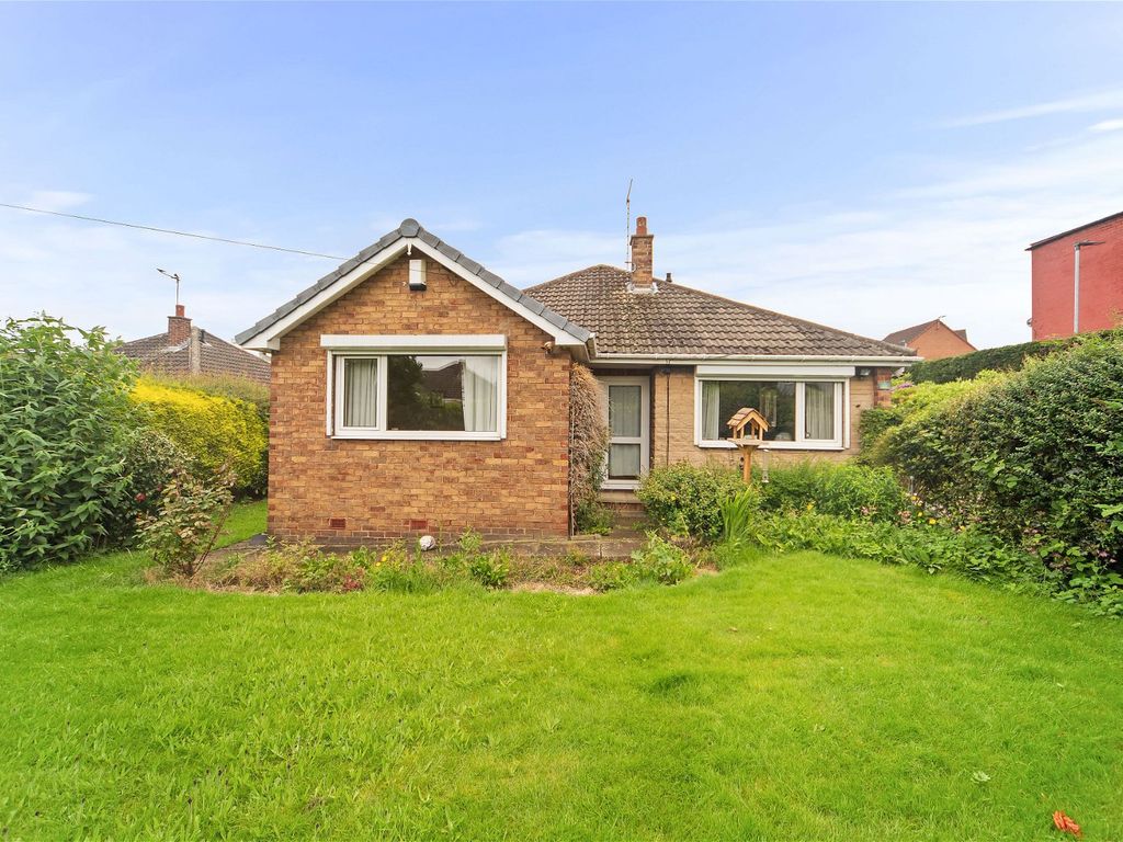 3 bed bungalow for sale in Grove Avenue, Hemsworth WF9, £280,000 Zoopla