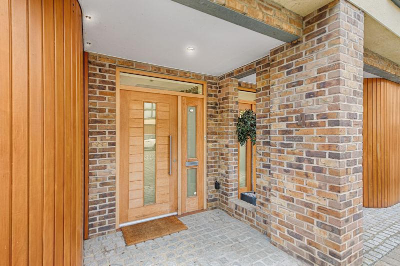 4 bed town house for sale in Crosier Place, Hertford SG14 Zoopla