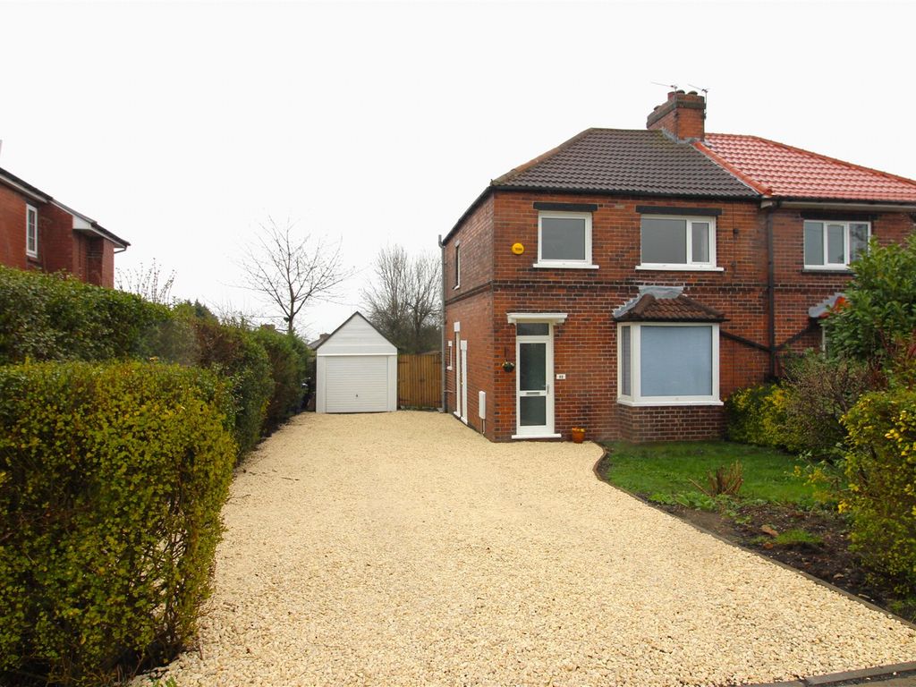 3 bed semidetached house for sale in Kirk Balk, Hoyland, Barnsley