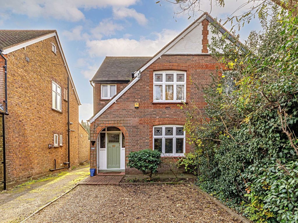 3 bed semidetached house for sale in Staines Road East, SunburyOn
