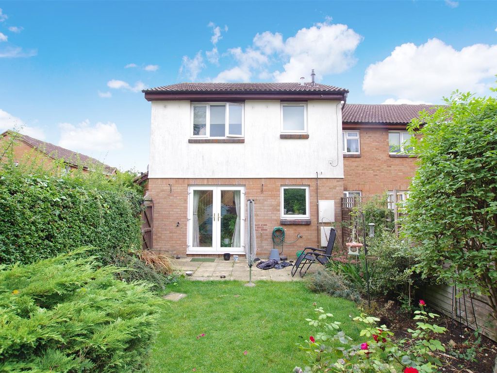 1 bed terraced house to rent in Tamworth Drive, Shaw, Swindon SN5, £850