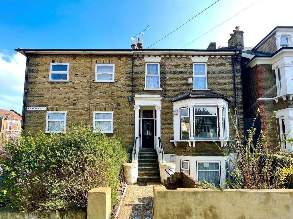 1 bed flat to rent in Norwich Road, Forest Gate, London E7, £1,395 pcm