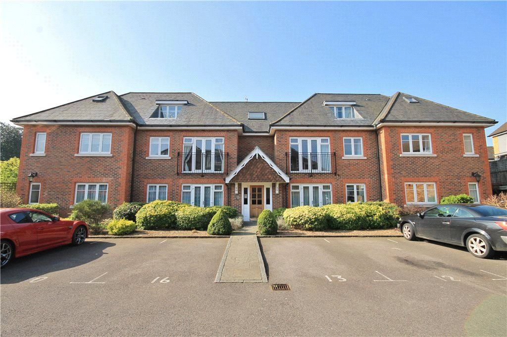 2 bed flat for sale in Corrie Road, Addlestone, Surrey KT15 Zoopla