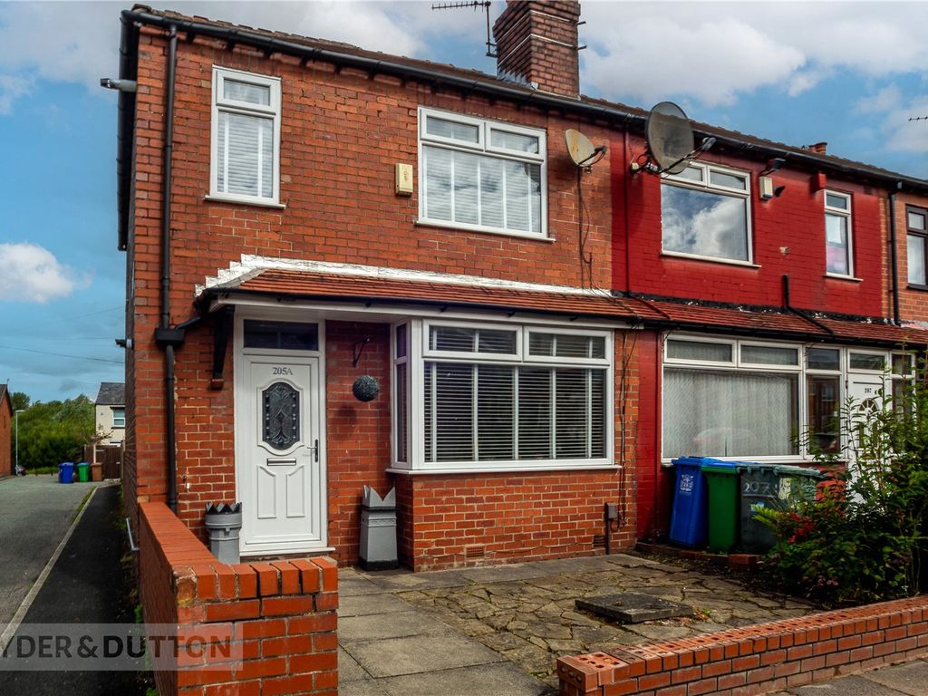 3 bed end terrace house for sale in Oldham Road, Middleton, Manchester
