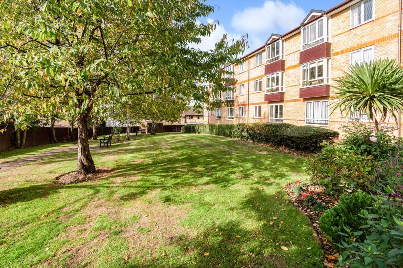 2 bed flat for sale in Oak Lodge, Sutton SM1 Zoopla