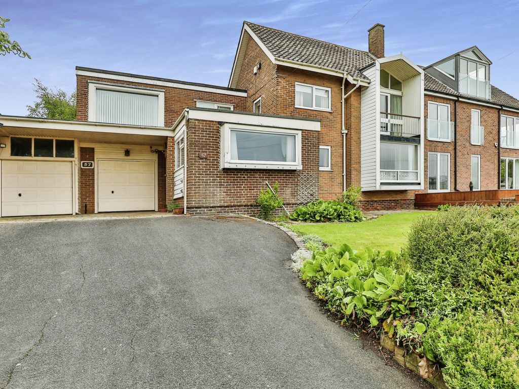 3 bed semidetached house for sale in Holbeck Hill, Scarborough, North