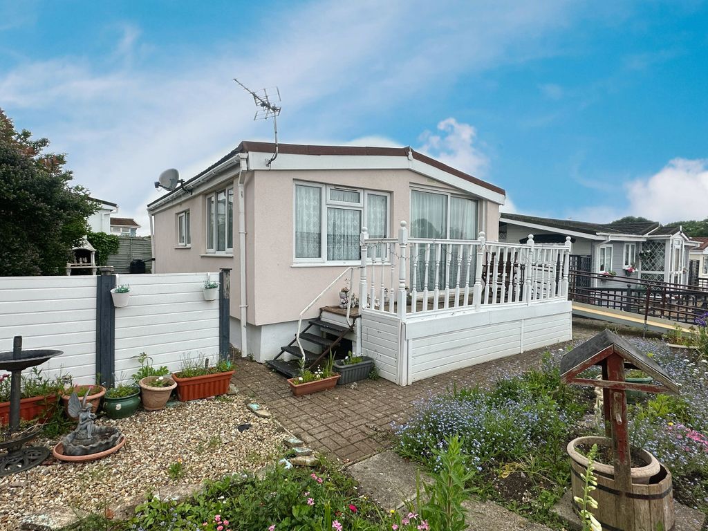 2 bed mobile/park home for sale in New Road, Summer Lane Caravan Park