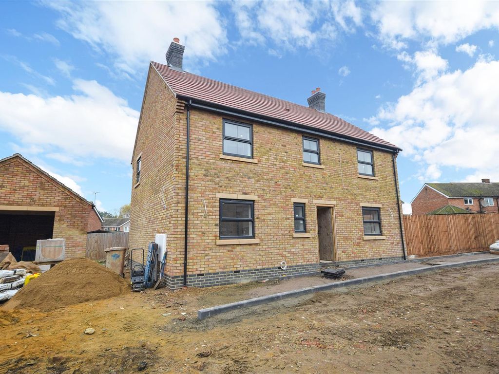 4 bed detached house for sale in Hope Street, Bozeat, Wellingborough