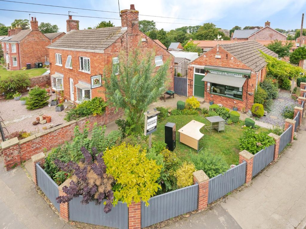 3 bed detached house for sale in Main Street, MarehamLeFen PE22, £