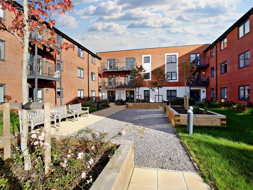 1 bed flat for sale in Bewick Avenue, Topsham, Exeter EX3, £356,500