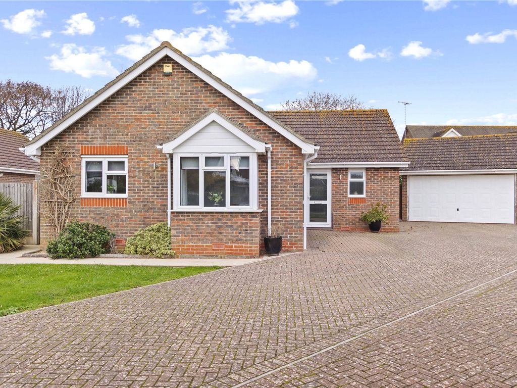 3 bed bungalow for sale in Willowbrook, Middleton On Sea, West Sussex