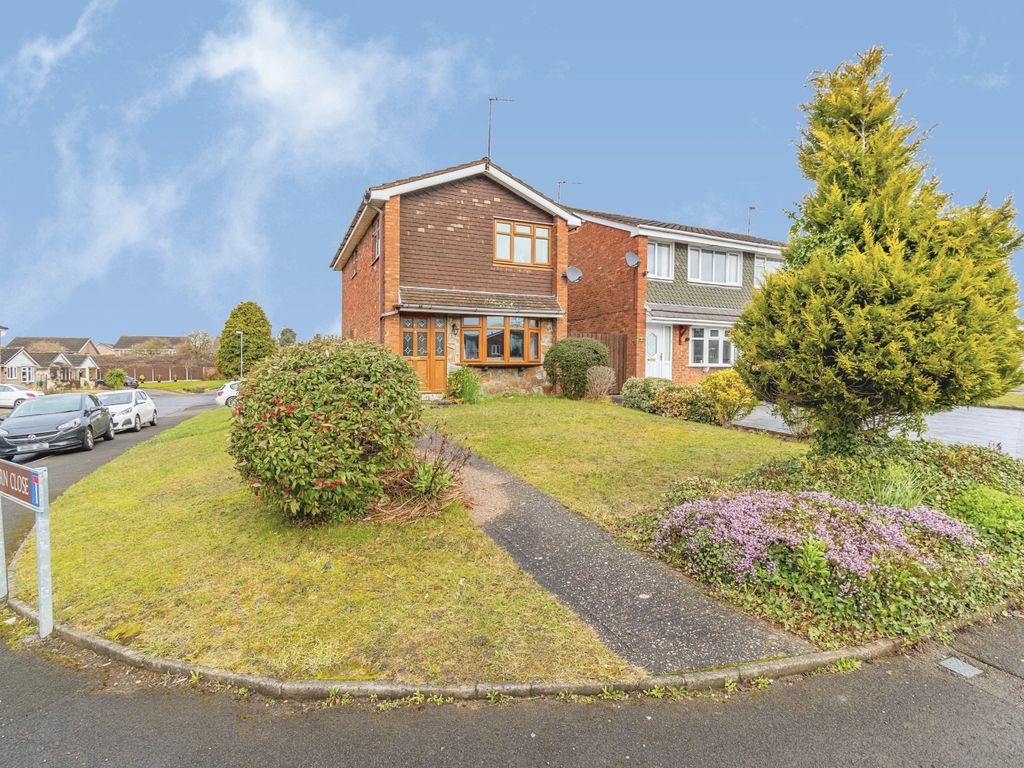 3 bed detached house for sale in Poplar Avenue, Bentley, Walsall WS2