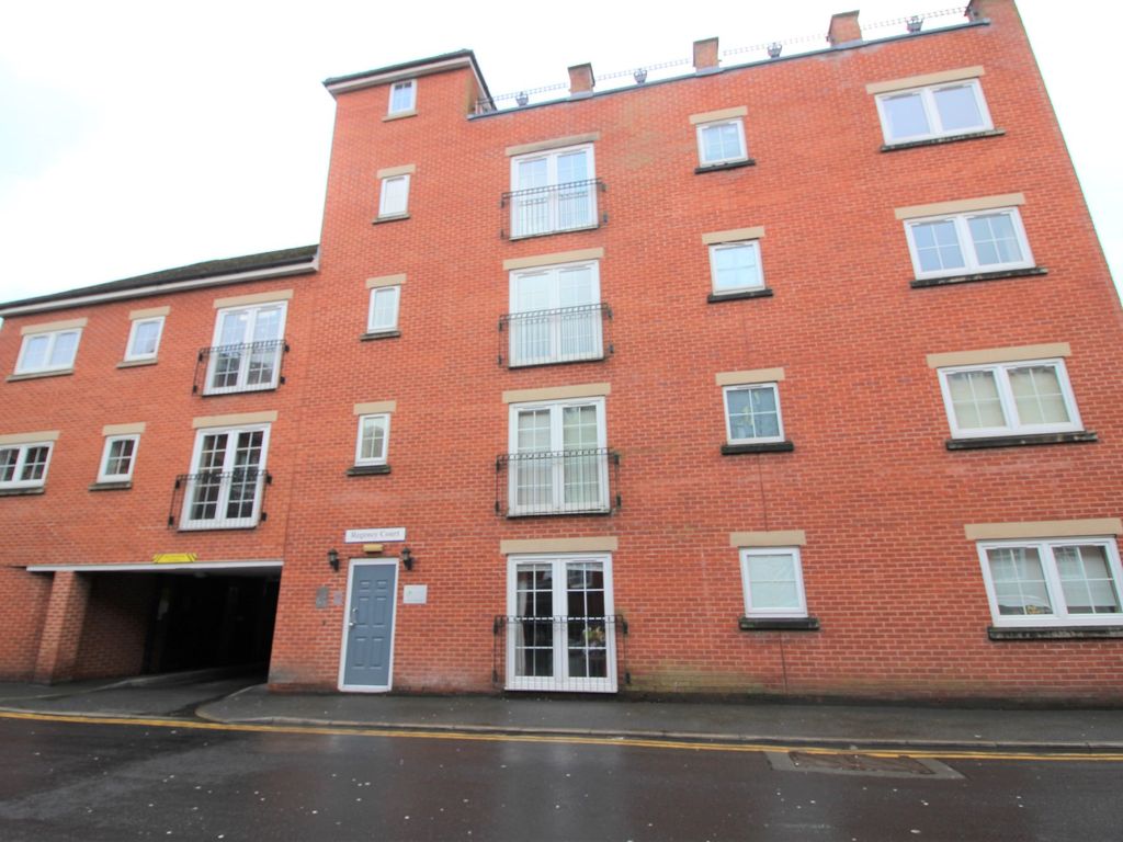 Waterloo Road, Stalybridge SK15