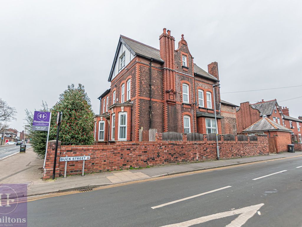 7 bed detached house for sale in St. Helens Road, Leigh WN7, £449,950