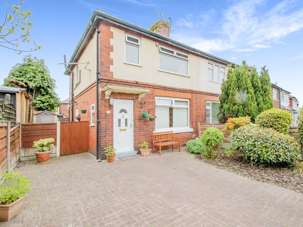 3 bed semidetached house for sale in Plantation Avenue, Worsley