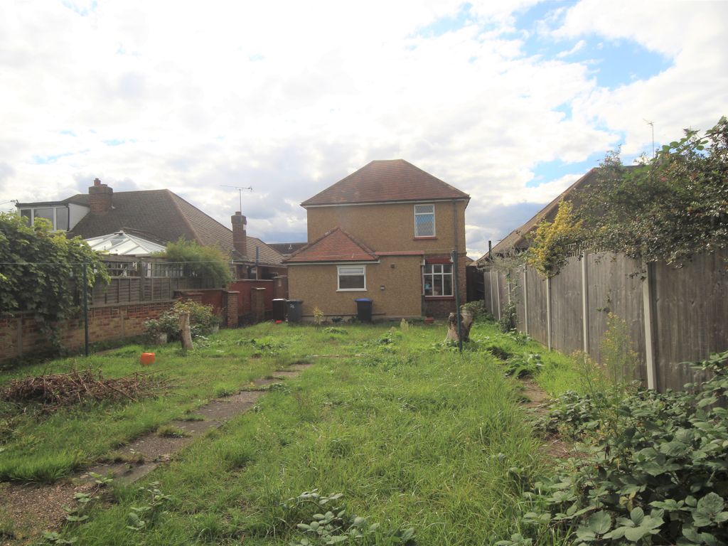 South Avenue Egham TW20  