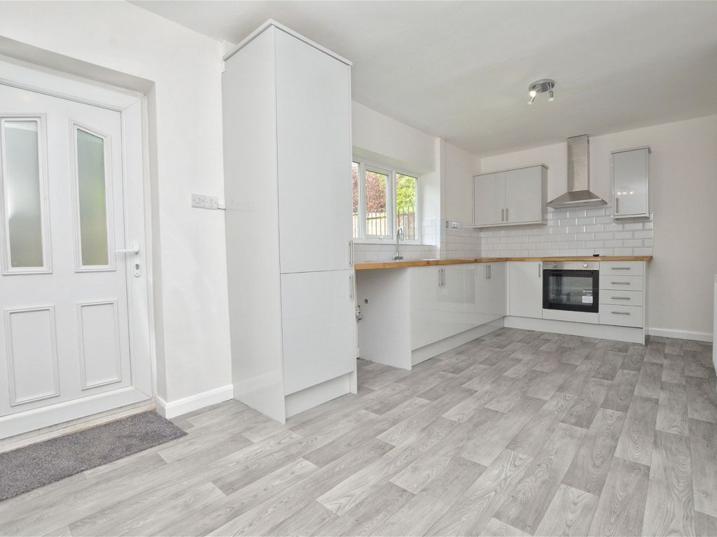 3 bed semidetached house for sale in Hillside Crescent, Brierley