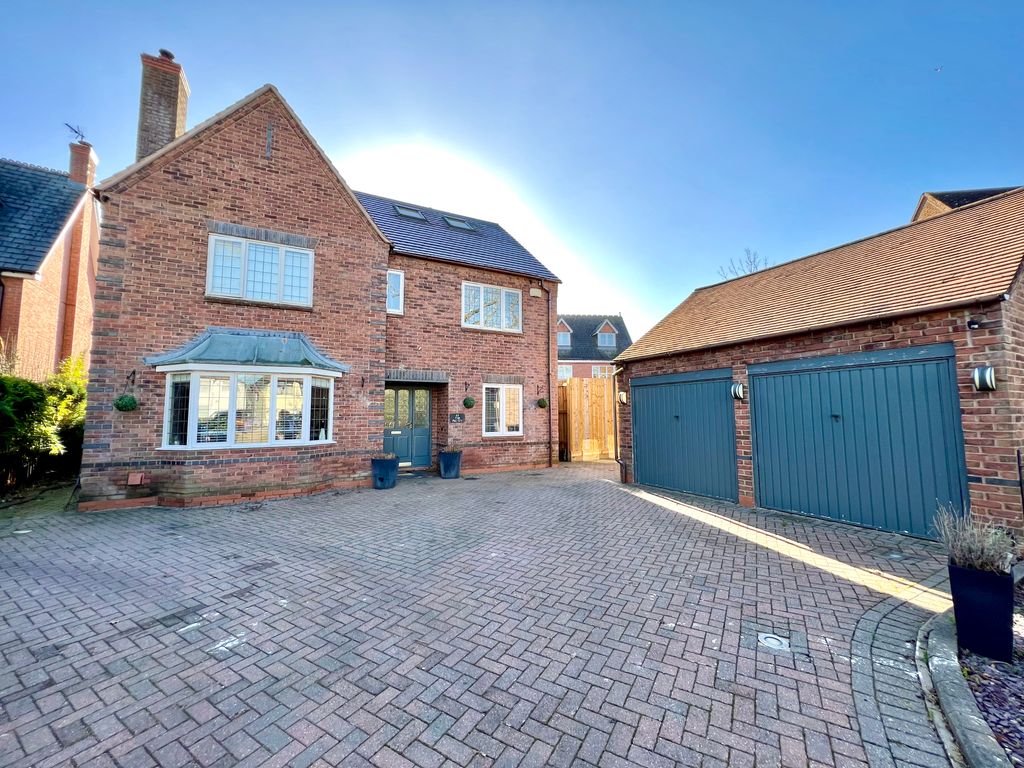 5 bed detached house for sale in Tythe Barn Lane, Dickens Heath, Shirley, Solihull B90 Zoopla