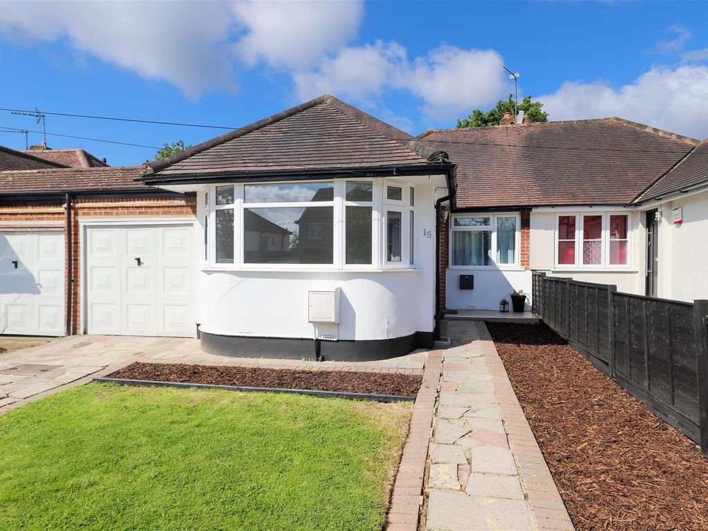 2 bed semidetached bungalow for sale in Windermere Avenue, Ruislip HA4