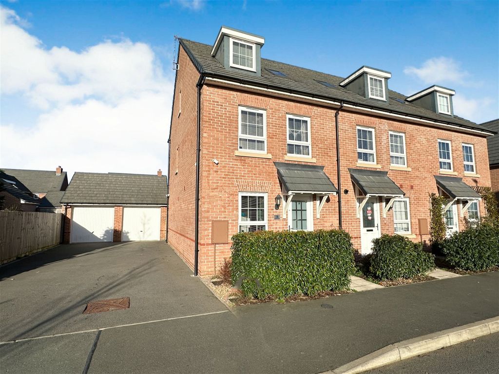 4 bed semidetached house for sale in Girvan Drive, Leicester LE19, £