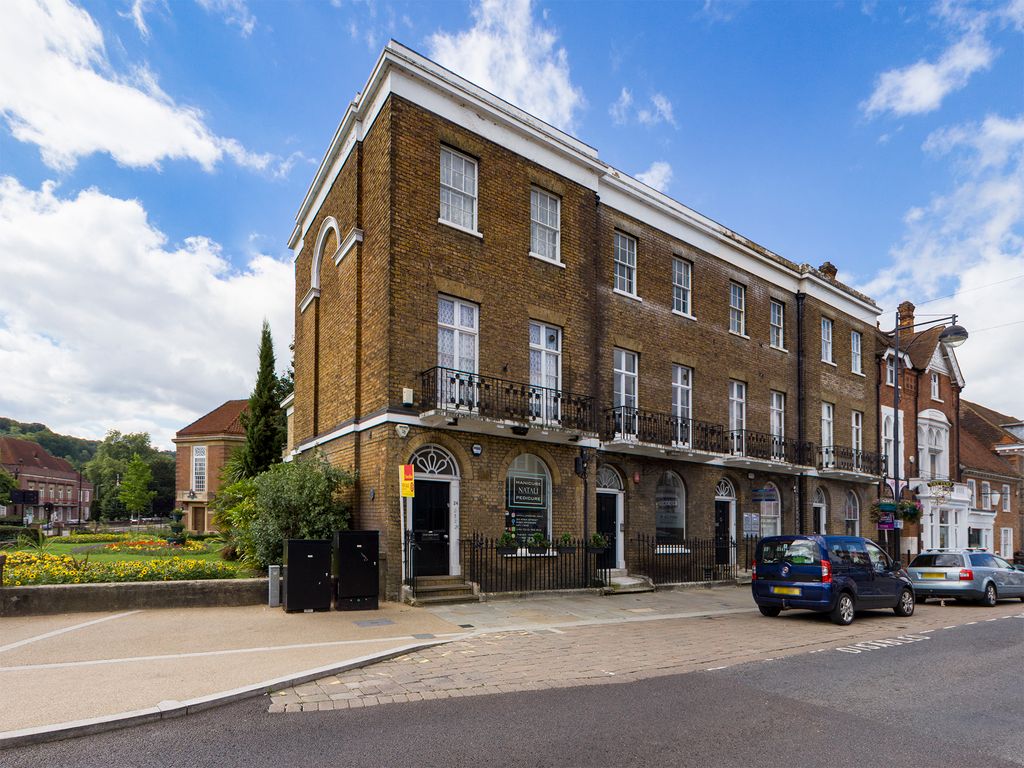 2 bed flat to rent in High Street, High HP11 Zoopla