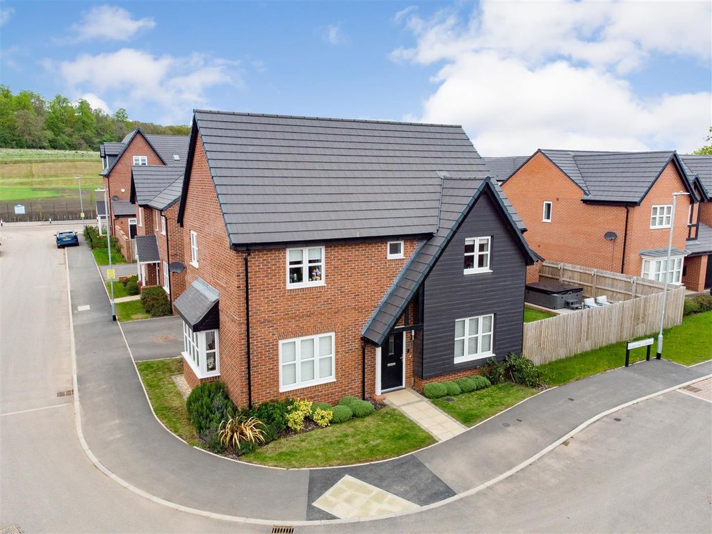 4 bed detached house for sale in Albertine Gardens, Edwalton