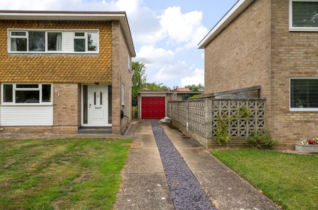 3 Bed Semi Detached House For Sale In Sycamore Road Croxley Green