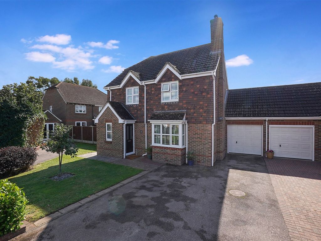4 bed detached house for sale in Kingfisher Close, Iwade, Sittingbourne