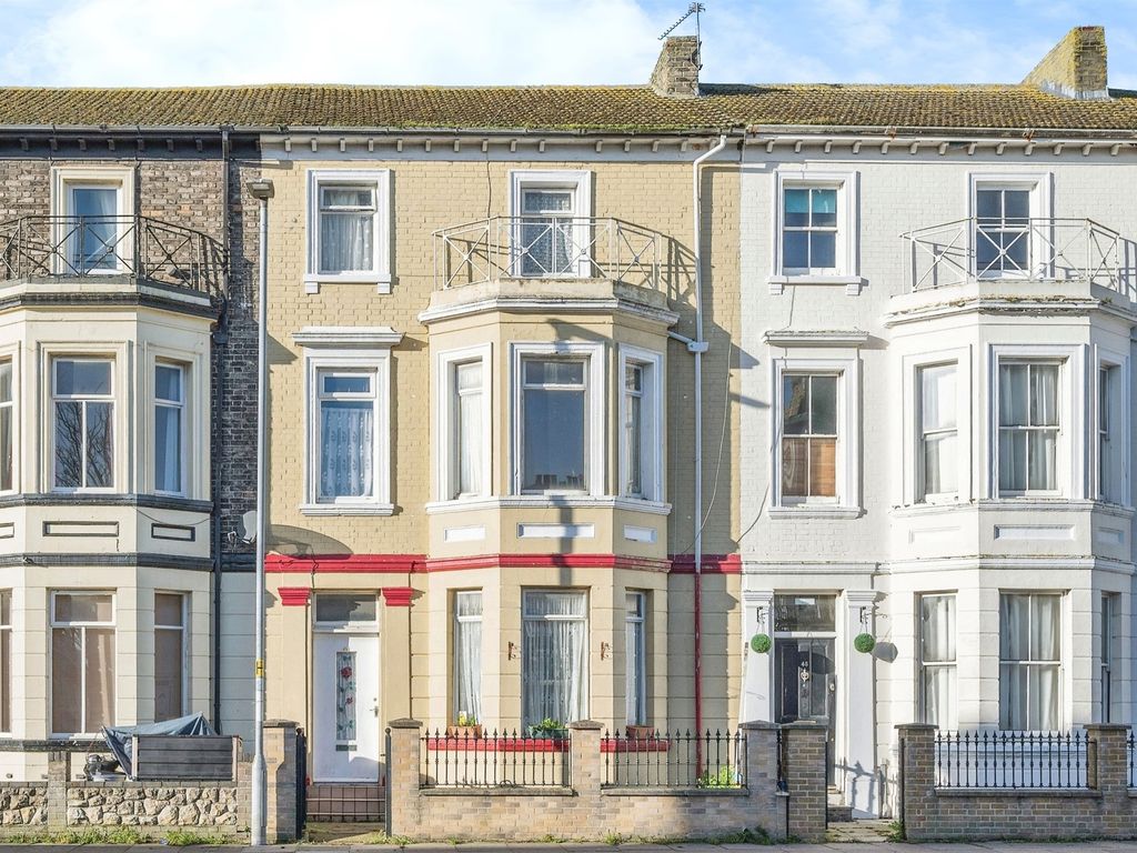 8 bed terraced house for sale in Nelson Road South, Great Yarmouth NR30