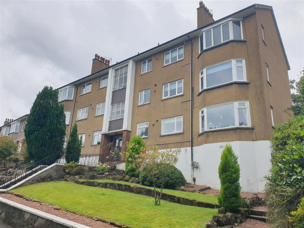 2 bed flat to rent in Greenbank Court, 16 Hill Crescent, Clarkston